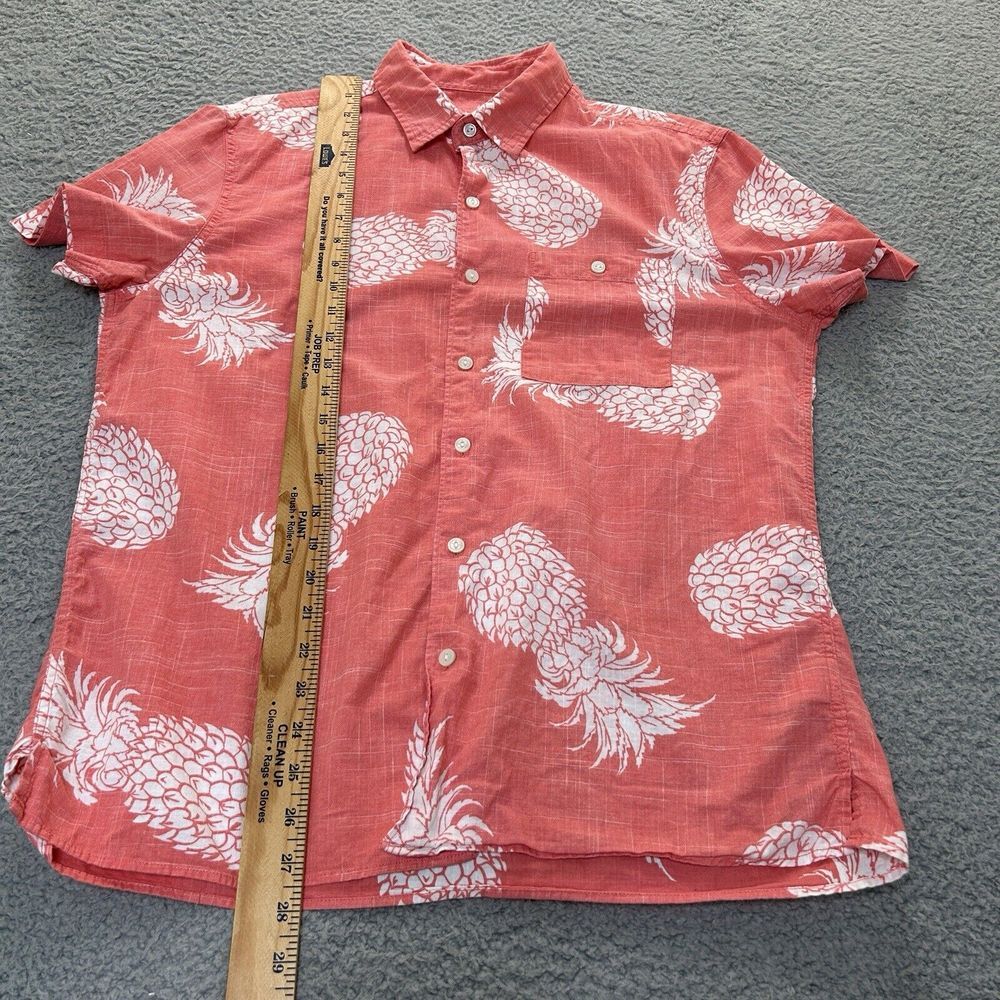 American Eagle Shirt Mens Medium Pink Hawaiian Pineapple Print Button Up Beach - Picture 5 of 10